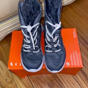 Nike Roshe One Hi Flash Sneaker Winter Boots